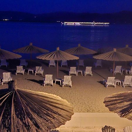 Moms House Hotel Golubac Exterior foto