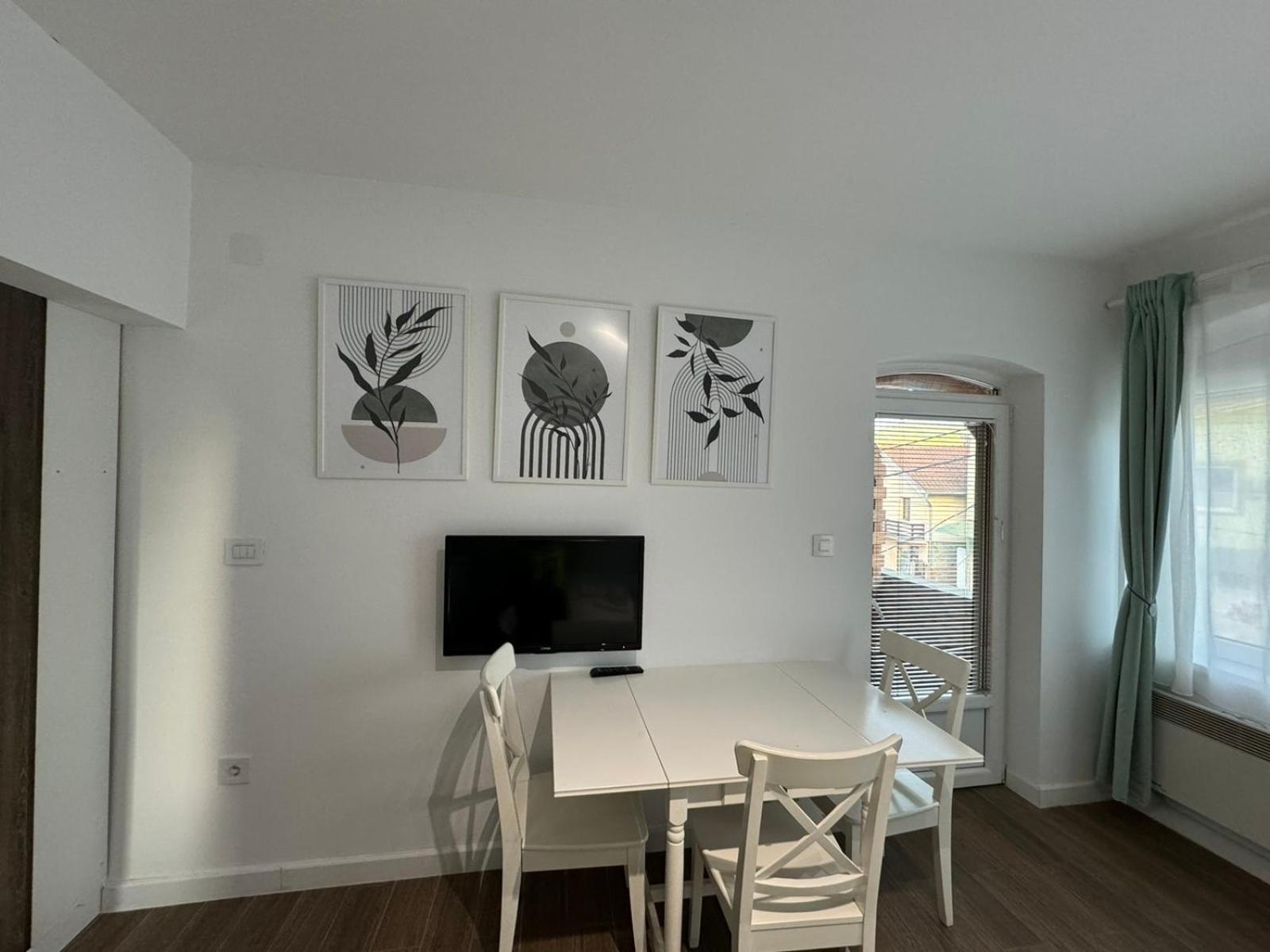 Moms House Hotel Golubac Exterior foto