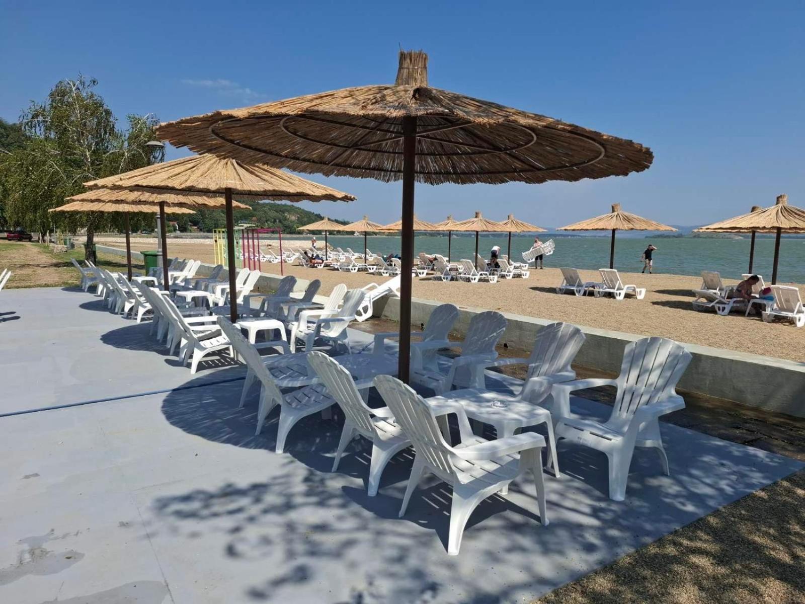 Moms House Hotel Golubac Exterior foto